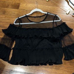 Black quarter sleeved top